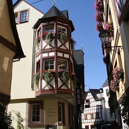 Weingut Gaestehaus Derkum Uerzig Exterior photo